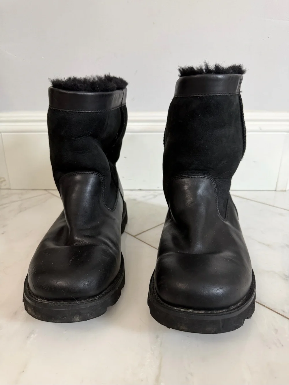 UGG Wrangell Mens 12 black sheepskin leather fleece lined waterproof winter boot